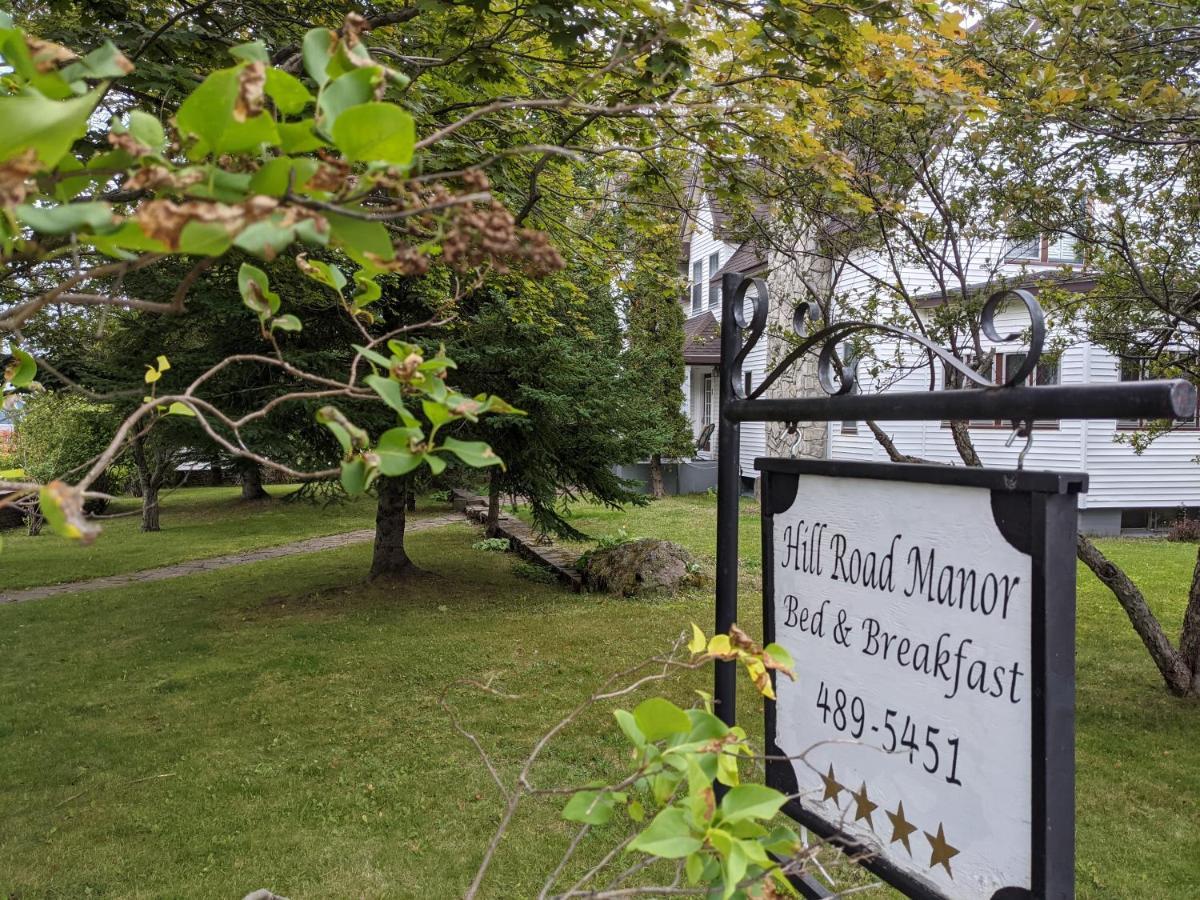 Hill Road Manor Bed & Breakfast แกรนด์ฟอลส์-วินด์เซอร์ ภายนอก รูปภาพ
