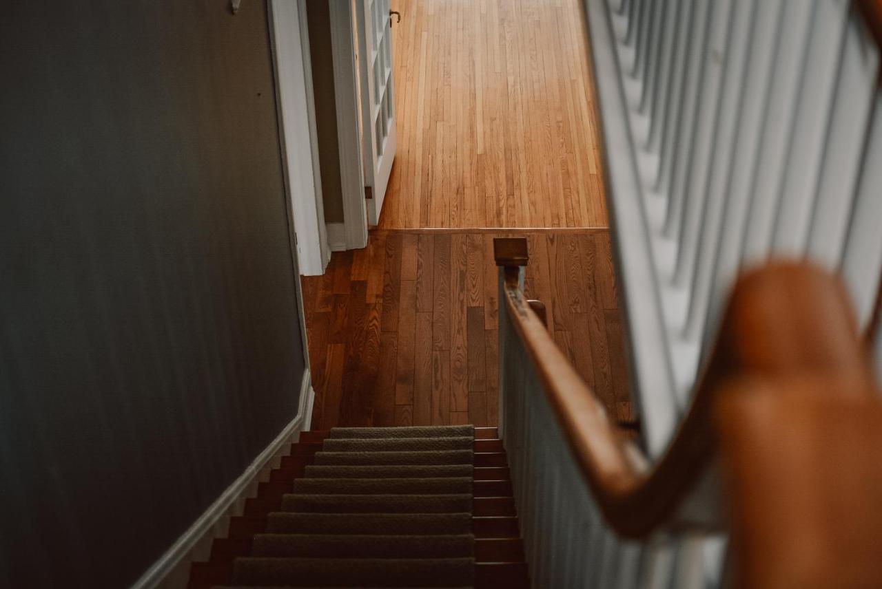 Hill Road Manor Bed & Breakfast แกรนด์ฟอลส์-วินด์เซอร์ ภายนอก รูปภาพ