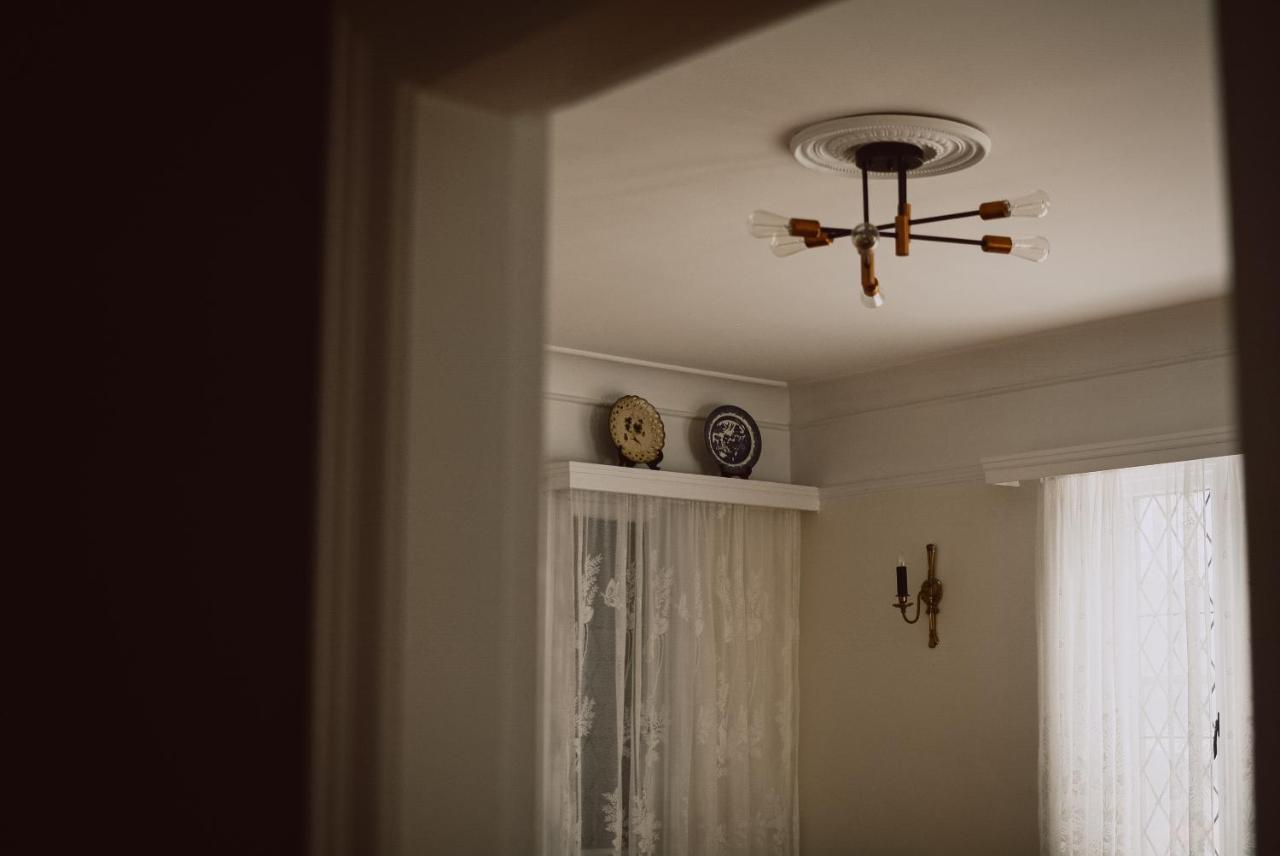 Hill Road Manor Bed & Breakfast แกรนด์ฟอลส์-วินด์เซอร์ ภายนอก รูปภาพ